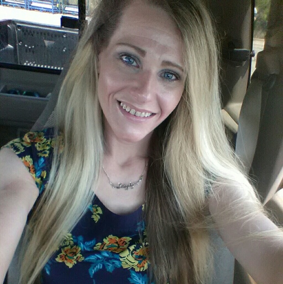 Meet your Posher, Kayyyyyy - Picture 3 of 8